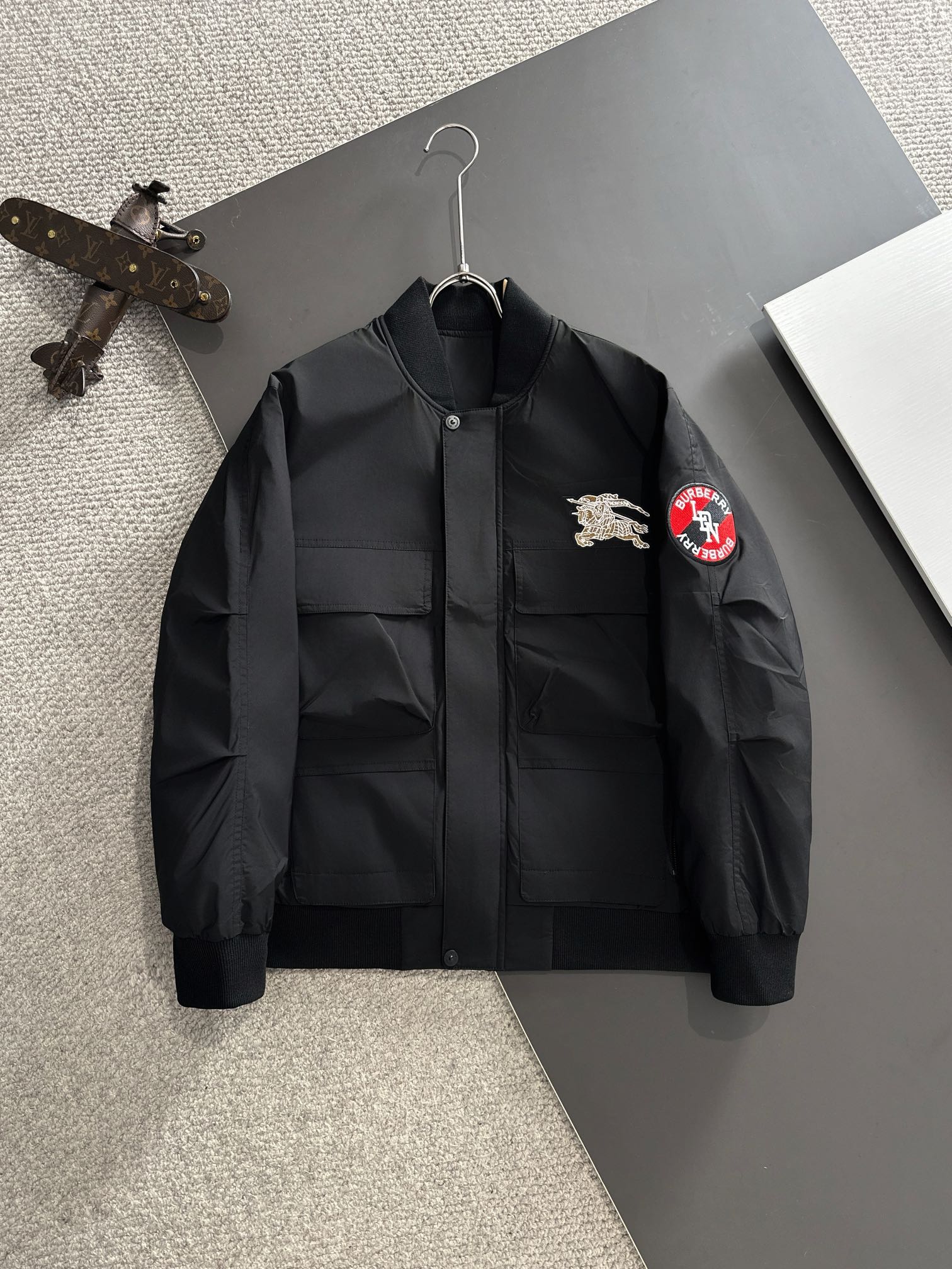 Chaqueta de plumón de ganso de cuello alto – Otoño/Invierno 2024