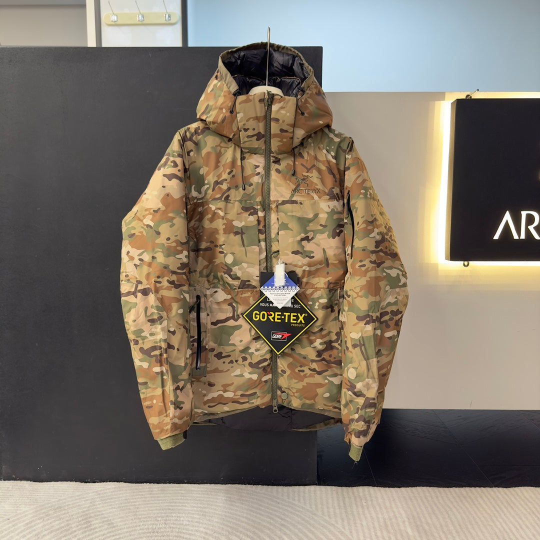Militärjacke mit Daunenkapuze
