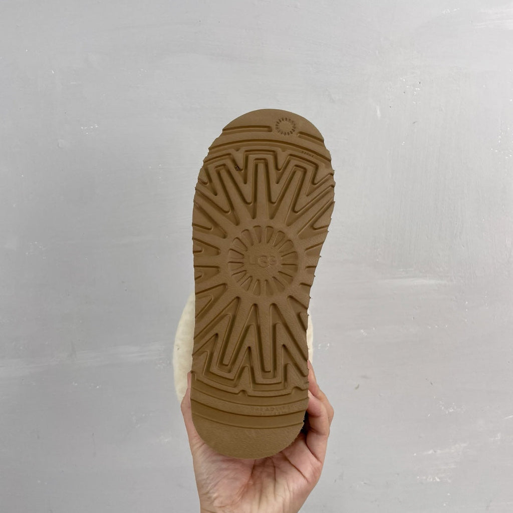 Low-top snow boots for women