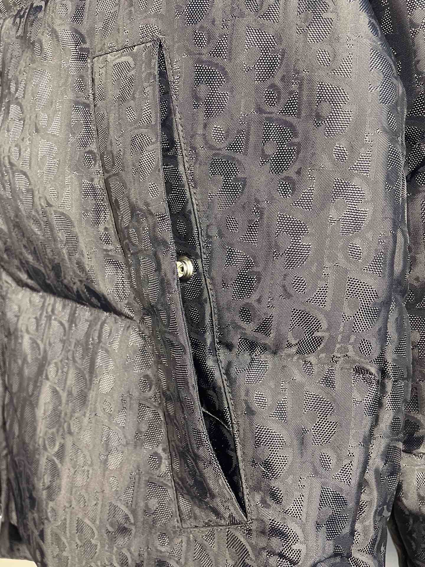 Chaqueta de plumas de ganso jacquard negra