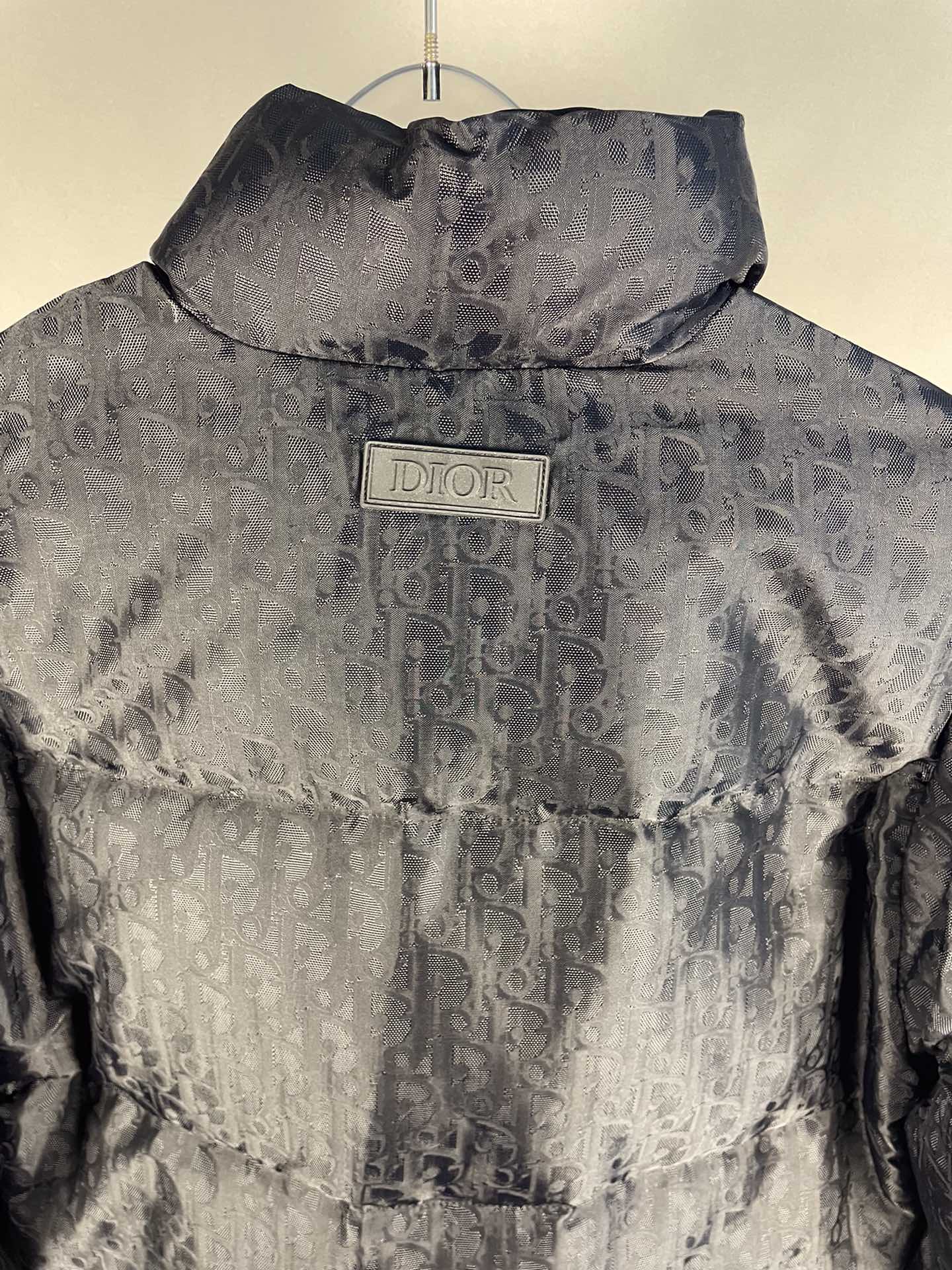Chaqueta de plumas de ganso jacquard negra