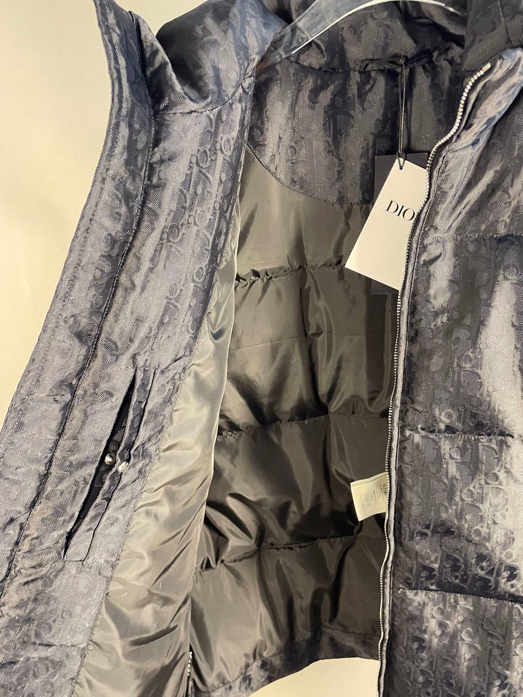 Chaqueta de plumas de ganso jacquard negra