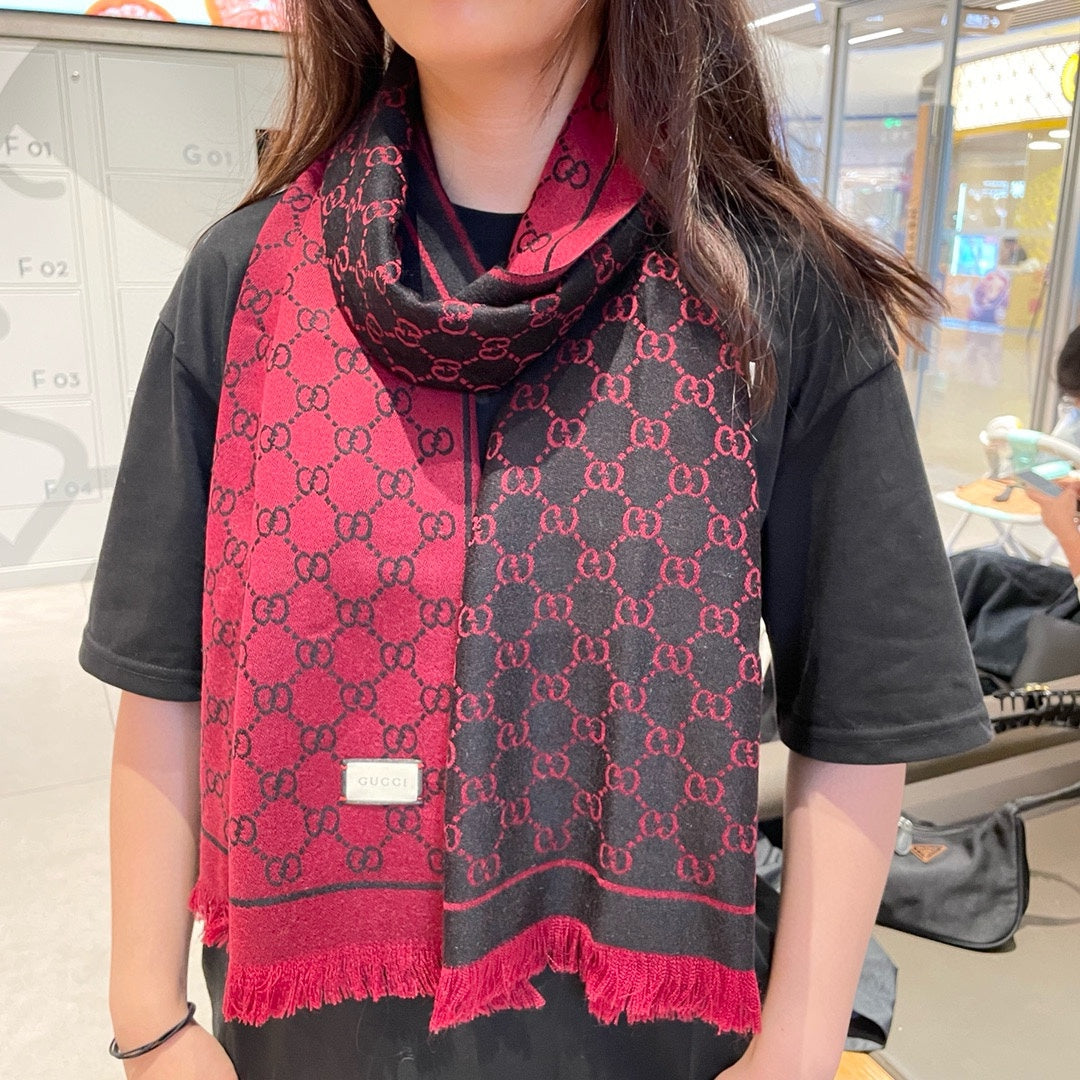 Jacquard-Kaschmirschal mit GG Motiv