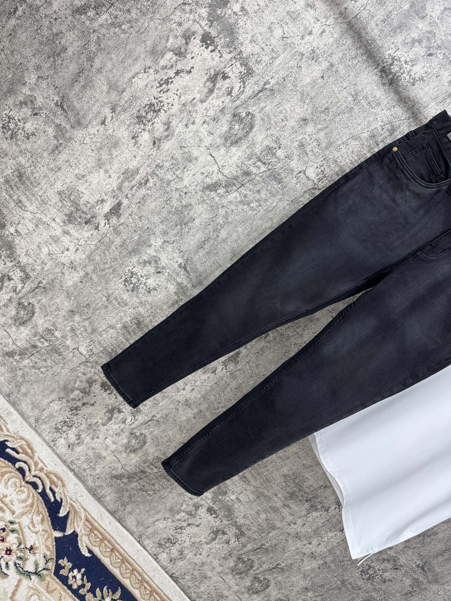 Eng anliegende Stretch-Jeans für Herren