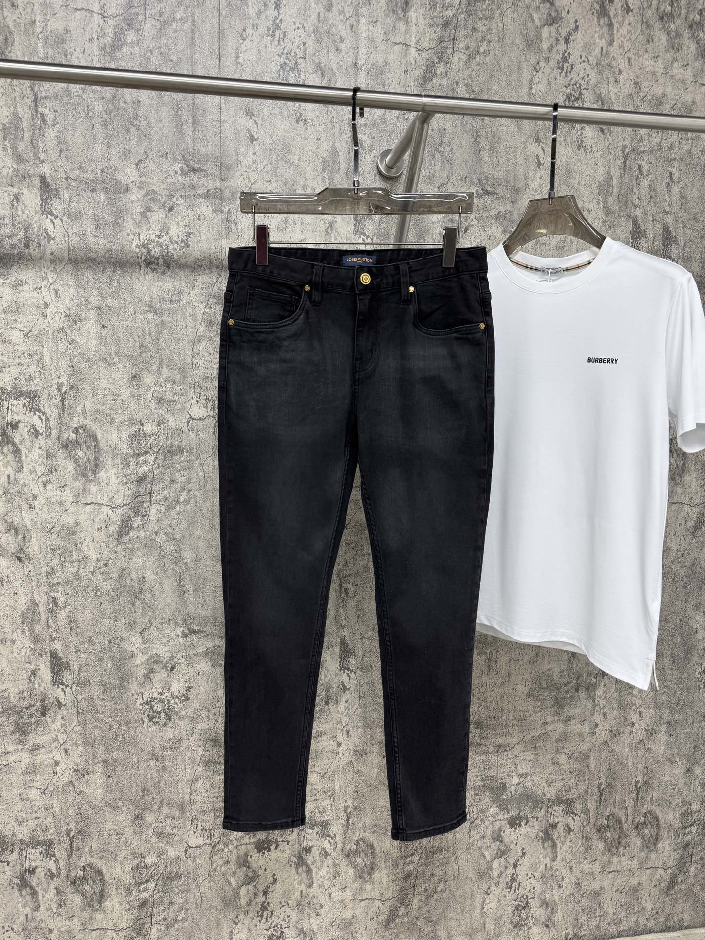 Eng anliegende Stretch-Jeans für Herren