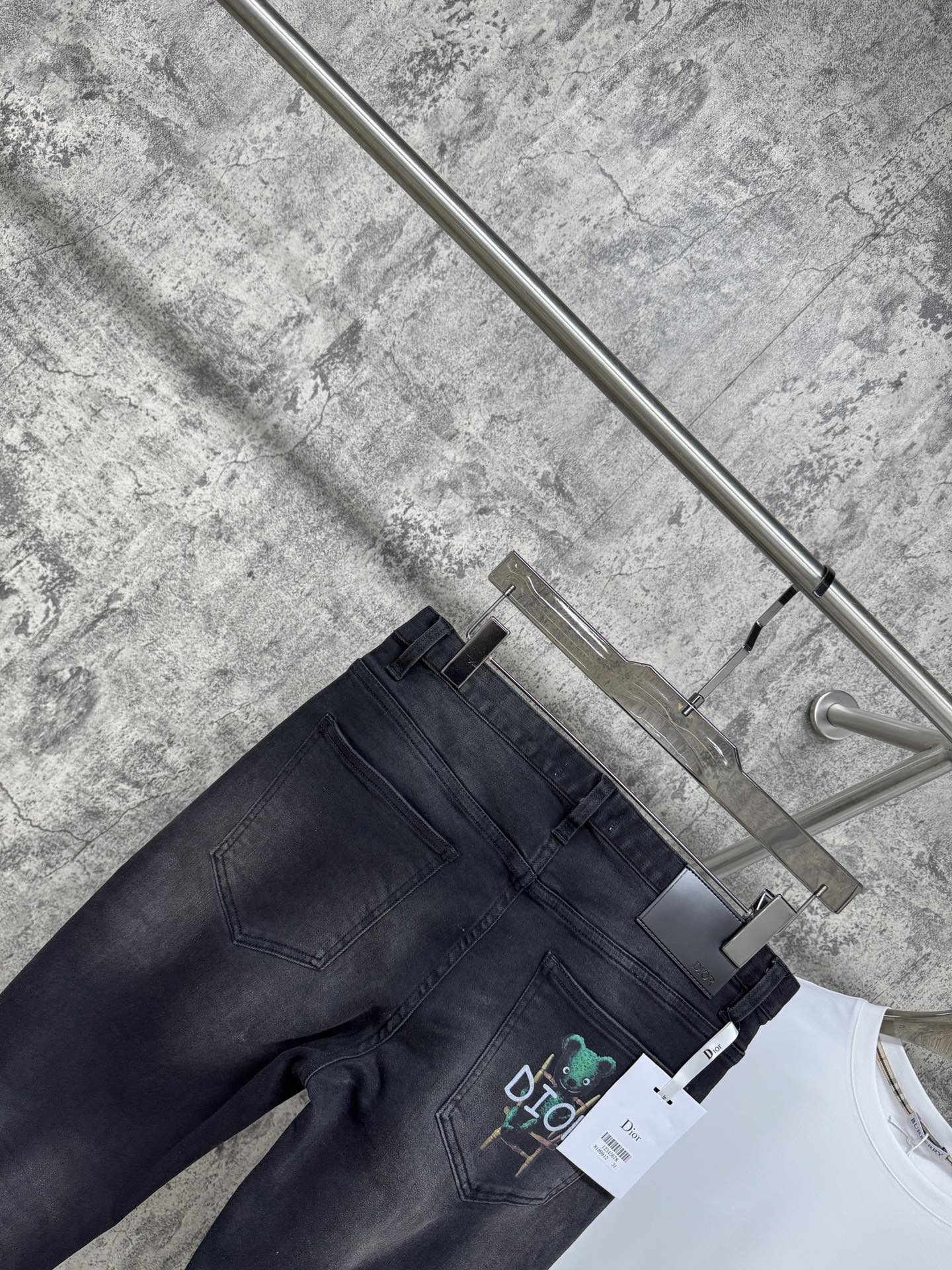Eng anliegende Stretch-Jeans für Herren