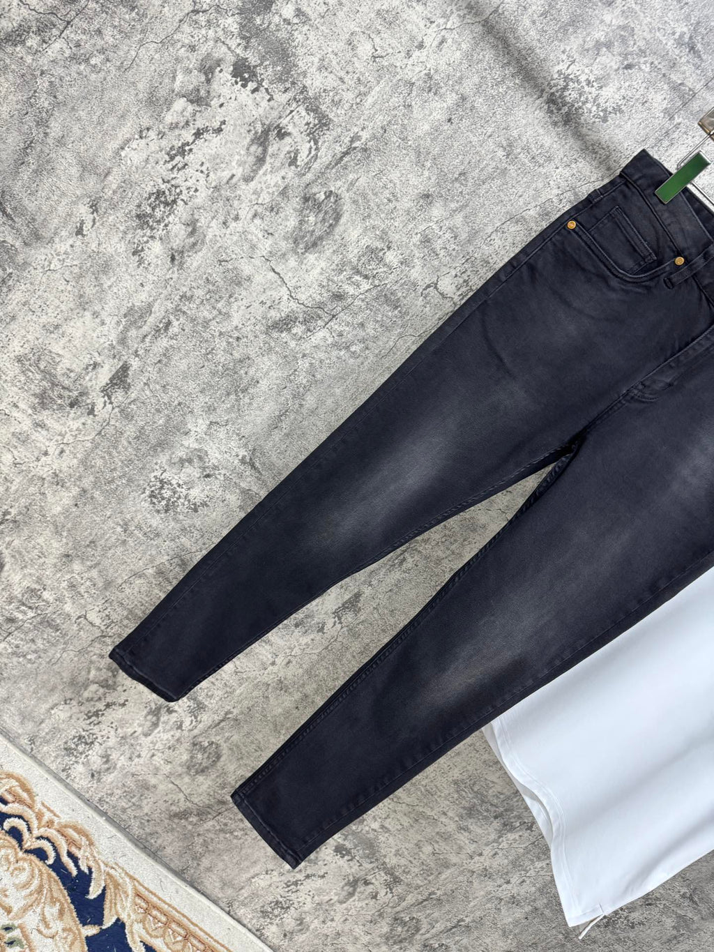 Eng anliegende Stretch-Jeans für Herren