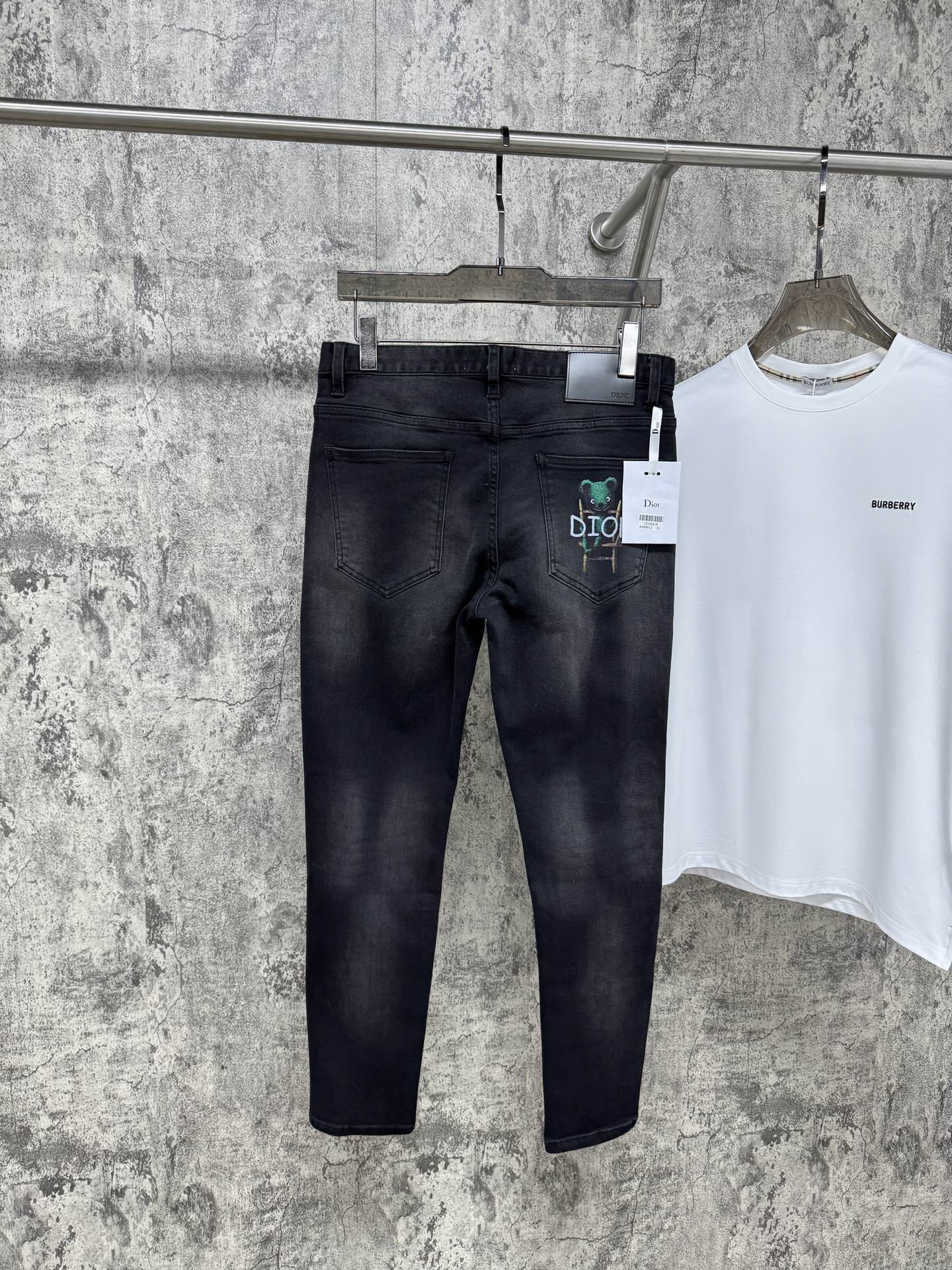 Eng anliegende Stretch-Jeans für Herren