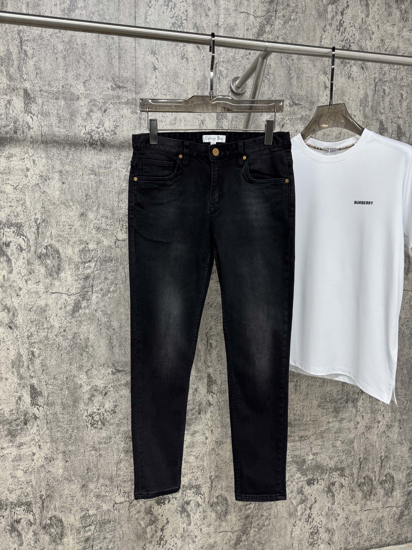 Eng anliegende Stretch-Jeans für Herren