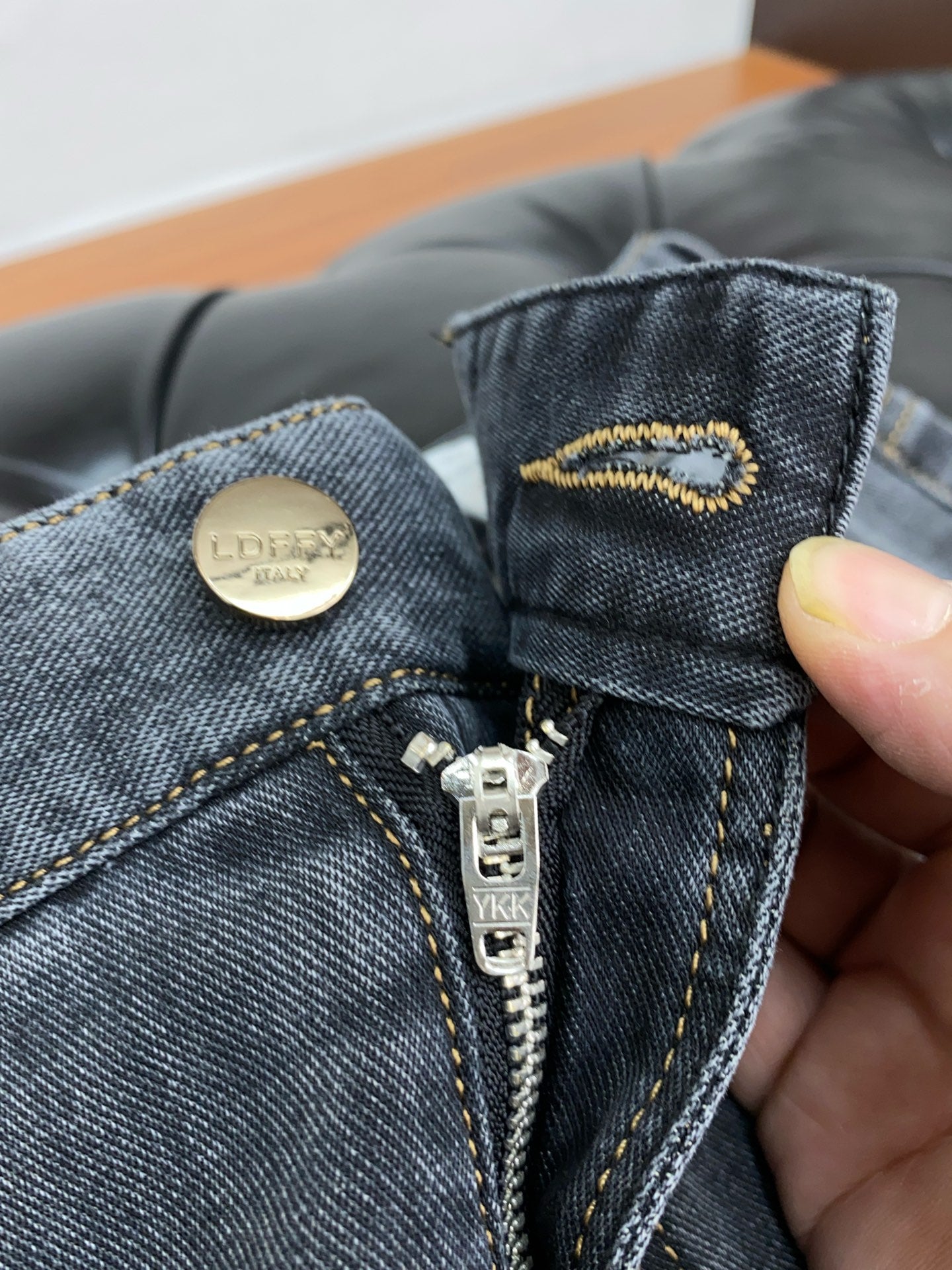Men's slim straight stretch jeans