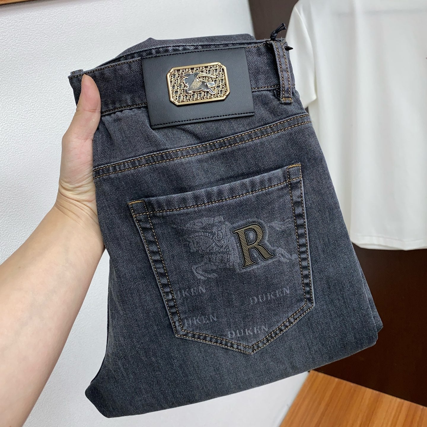 Men's slim straight stretch jeans