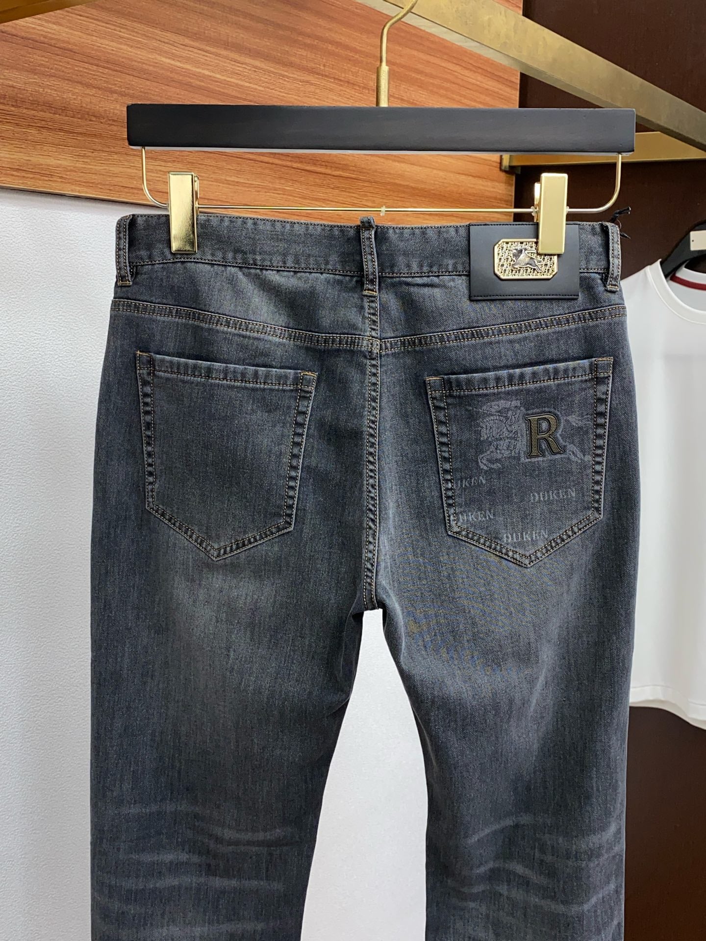 Men's slim straight stretch jeans