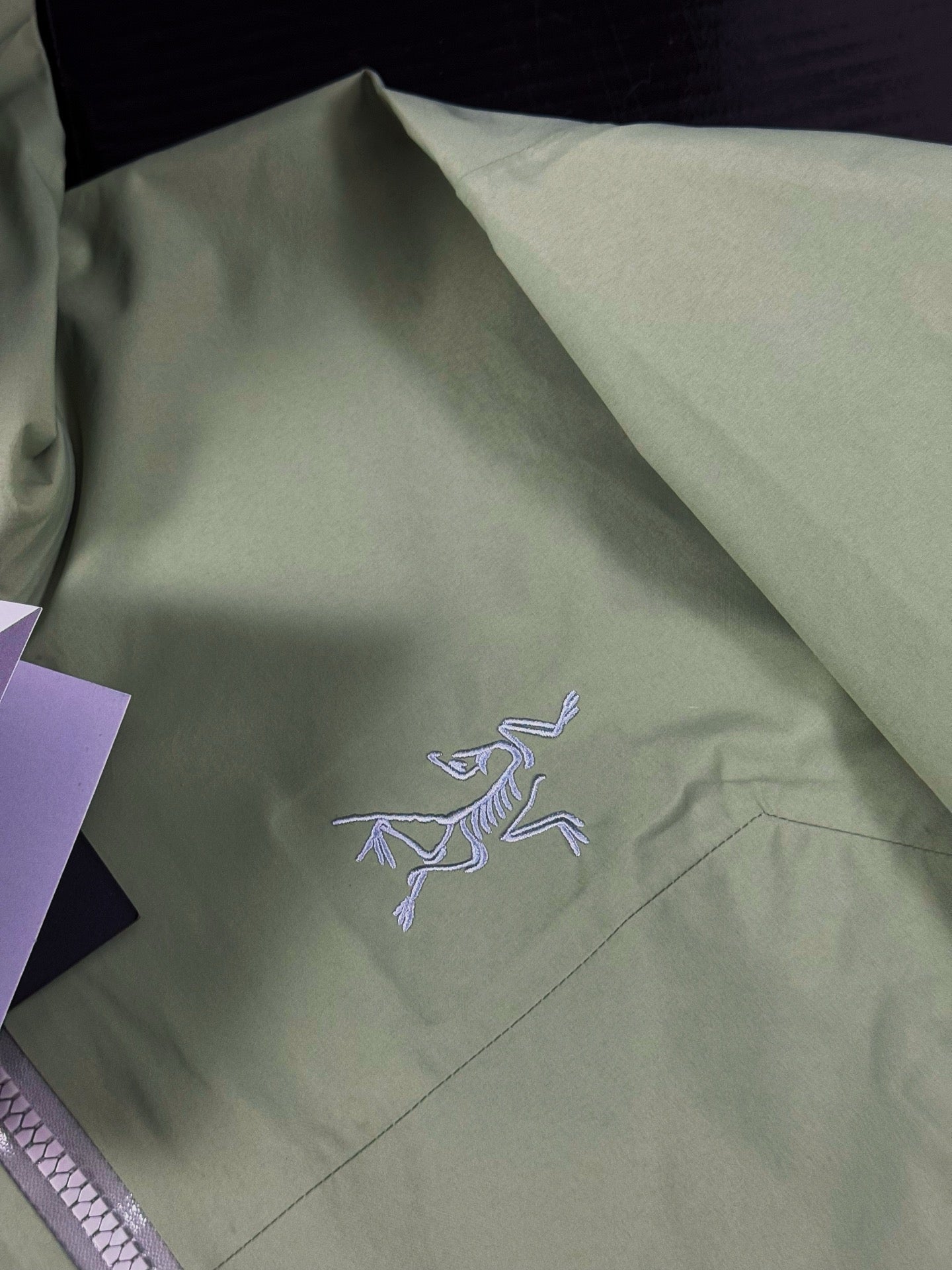 Beta Chaqueta con capucha ligera 2024