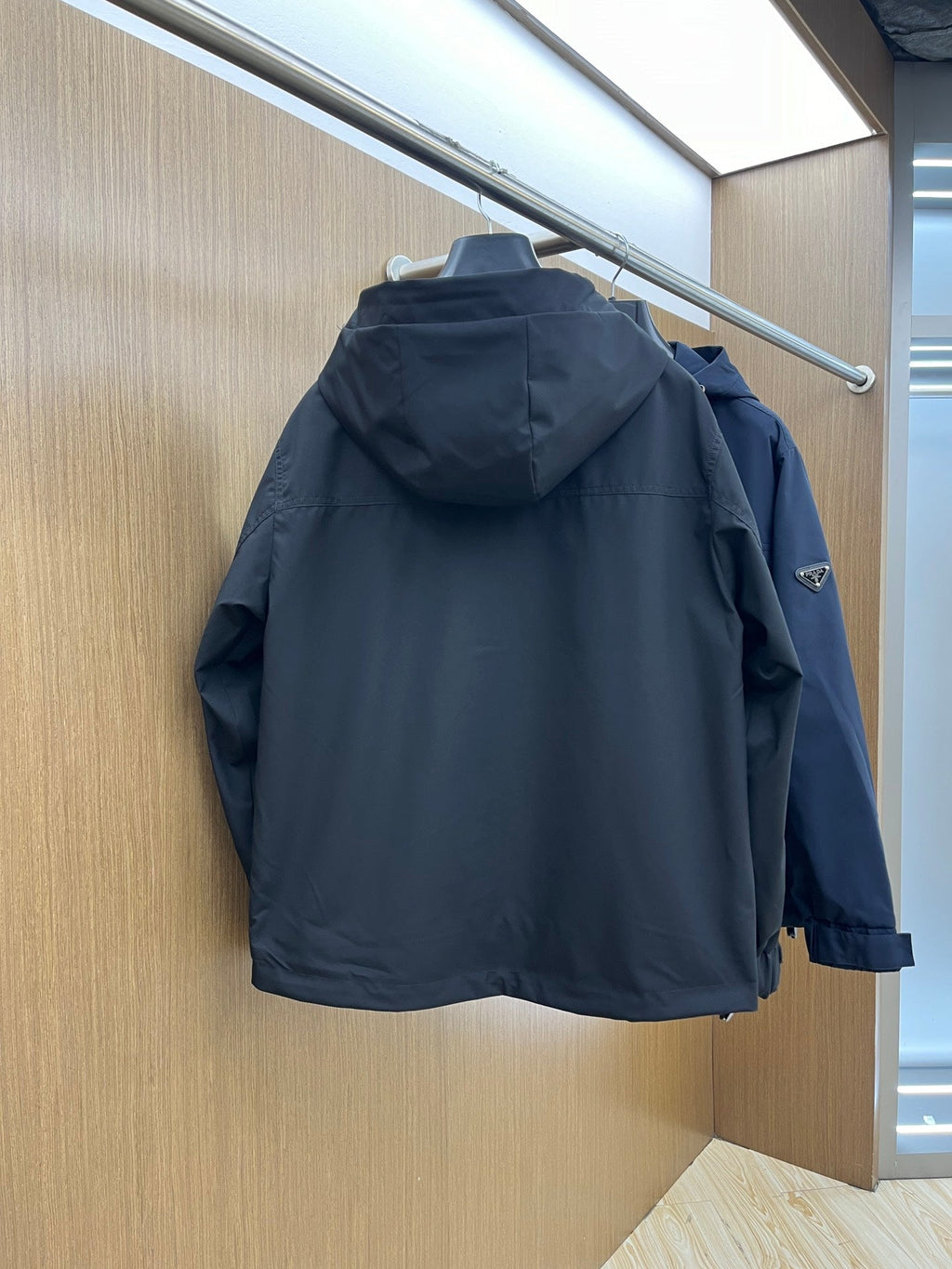 Casual hooded jacket