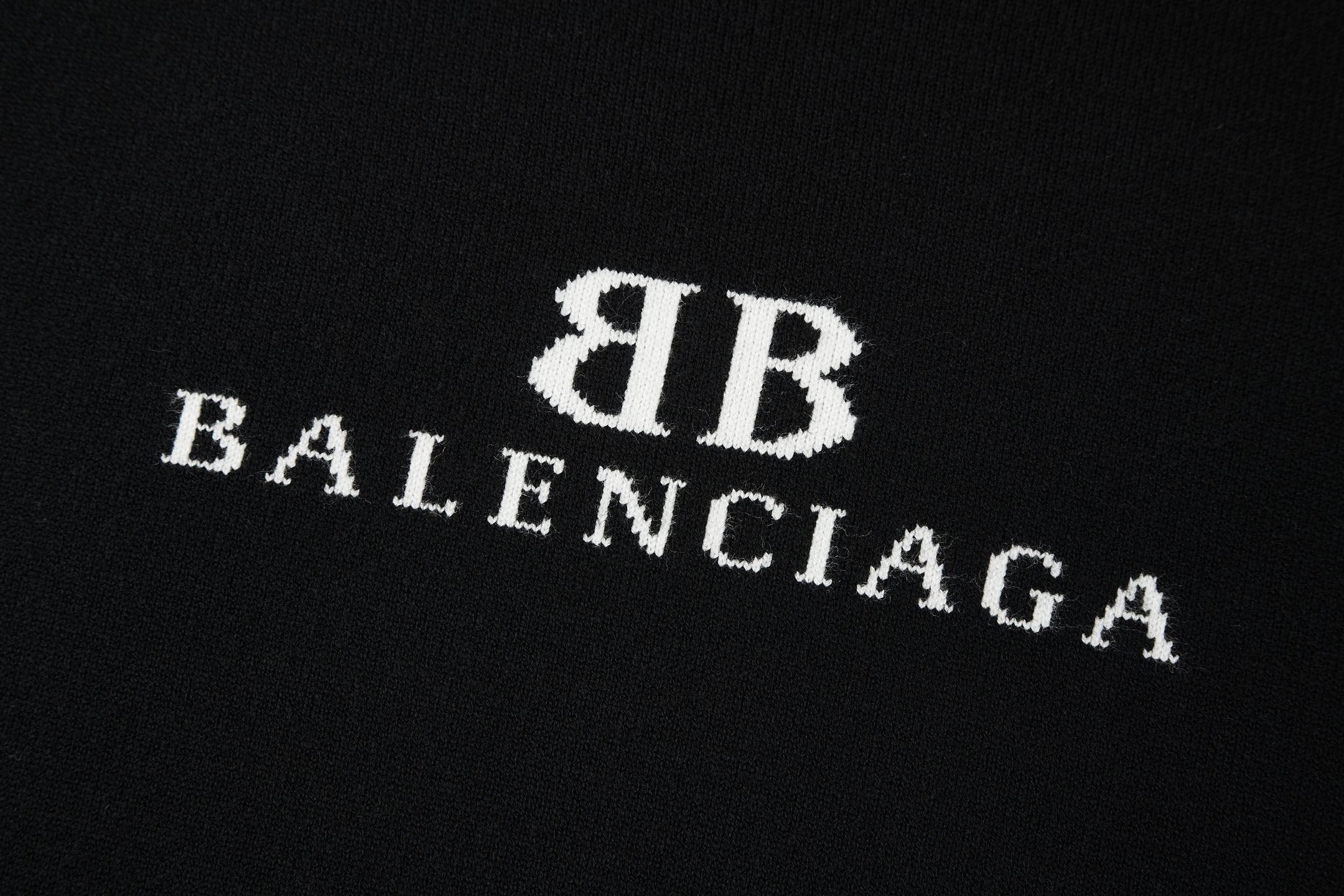 Suéter de mezcla de lana con logo jacquard