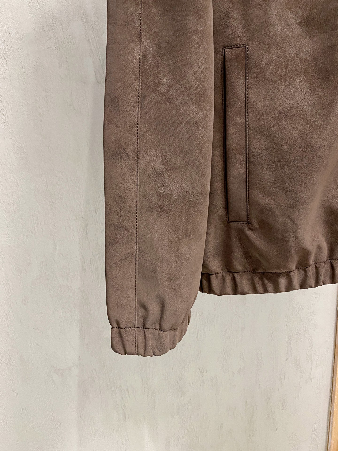 Italienische Wildlederjacke mit Stehkragen