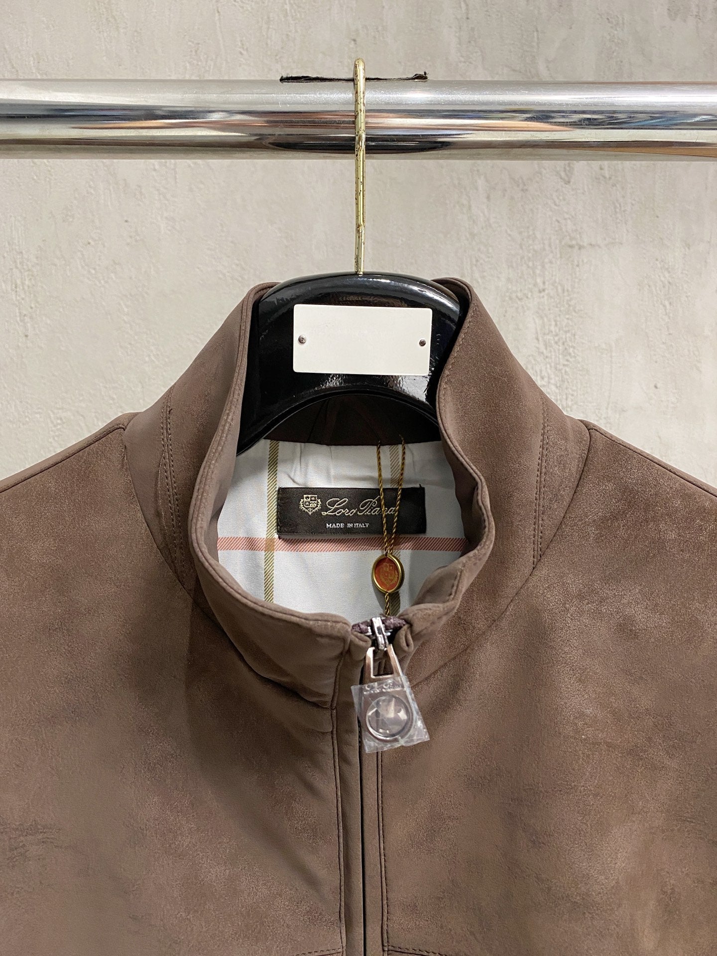 Italienische Wildlederjacke mit Stehkragen