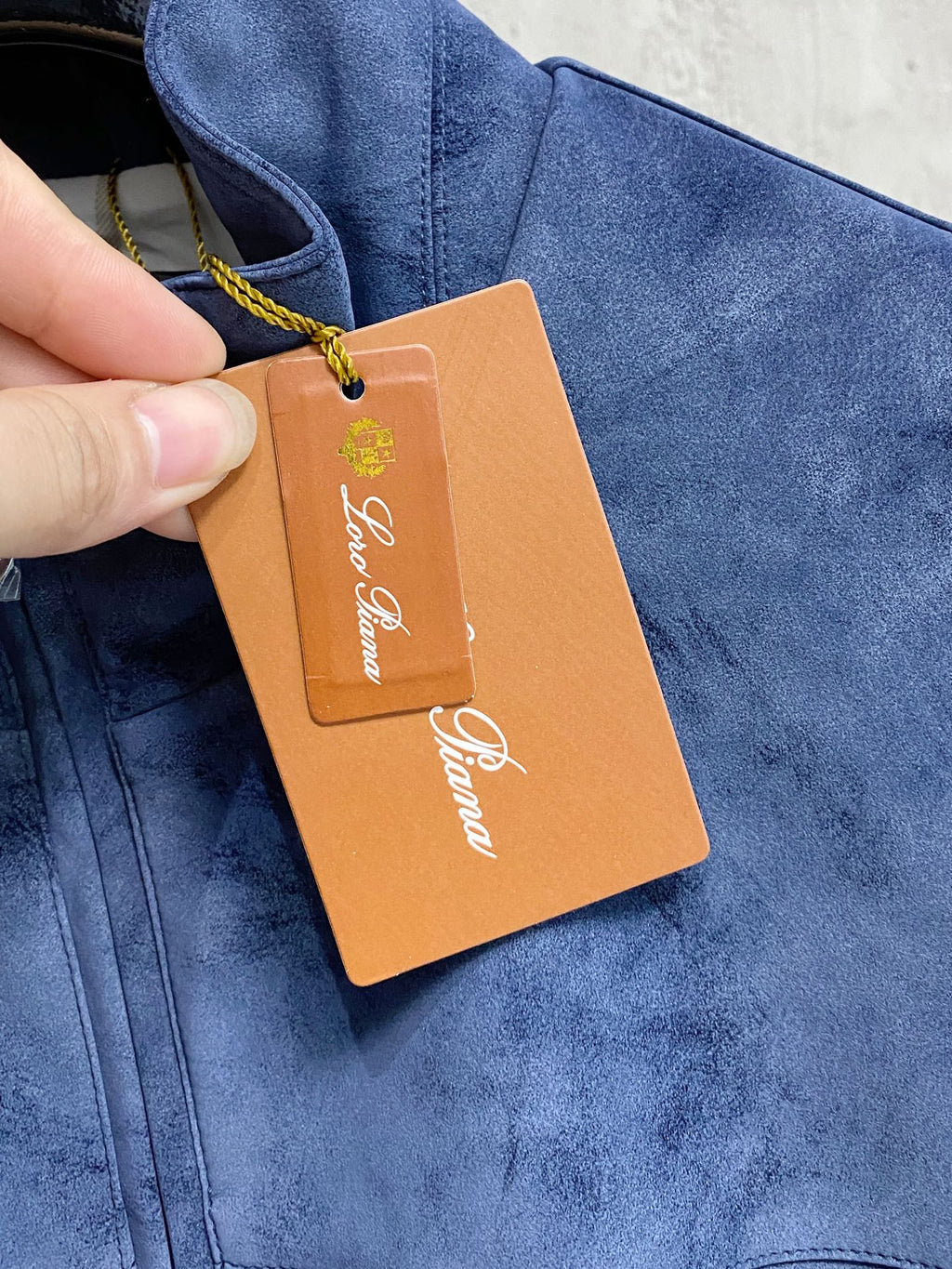 Italienische Wildlederjacke mit Stehkragen
