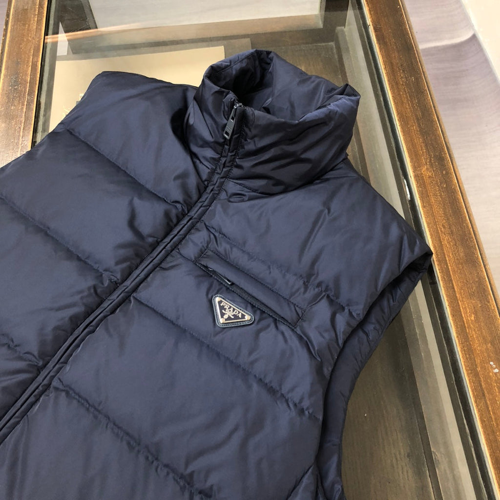 Classic down vest