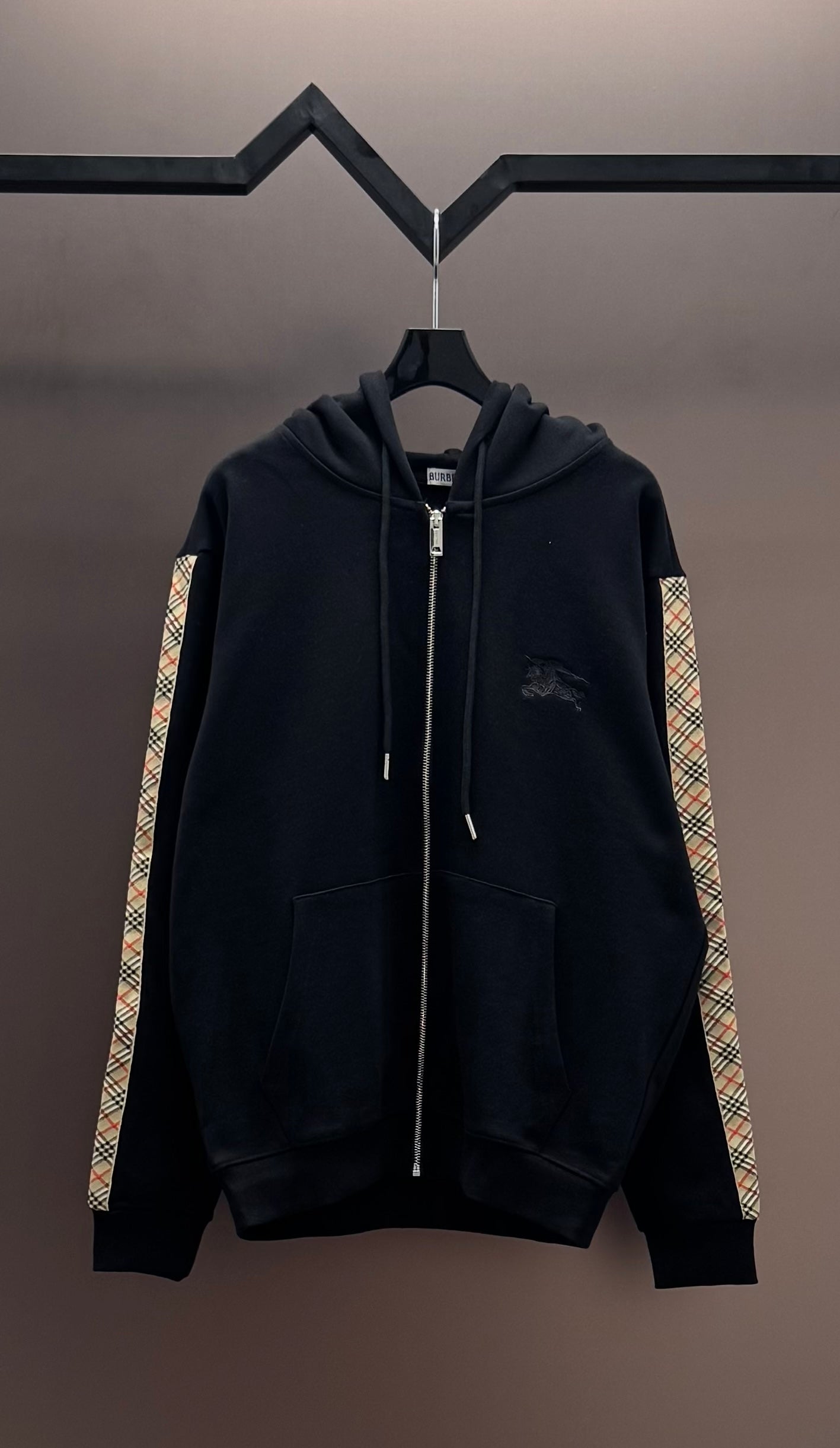 Chaqueta con capucha con logo web