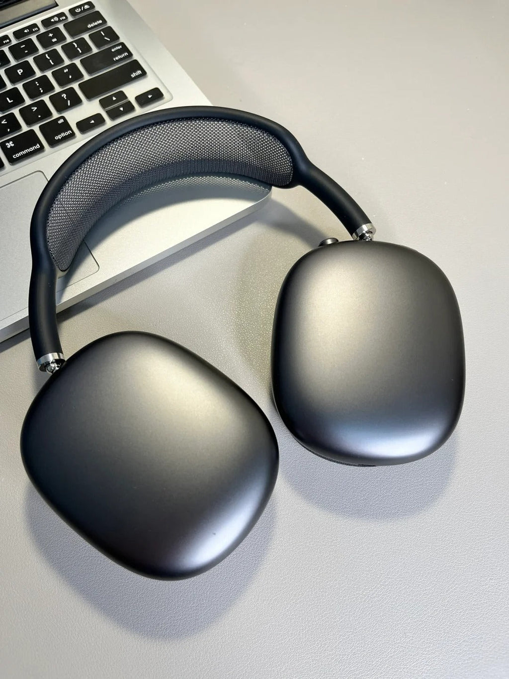 SCHWARZE KABELLOSE OVER-EAR-KOPFHÖRER