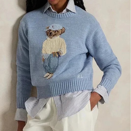 Casual knitted sweater with a bear