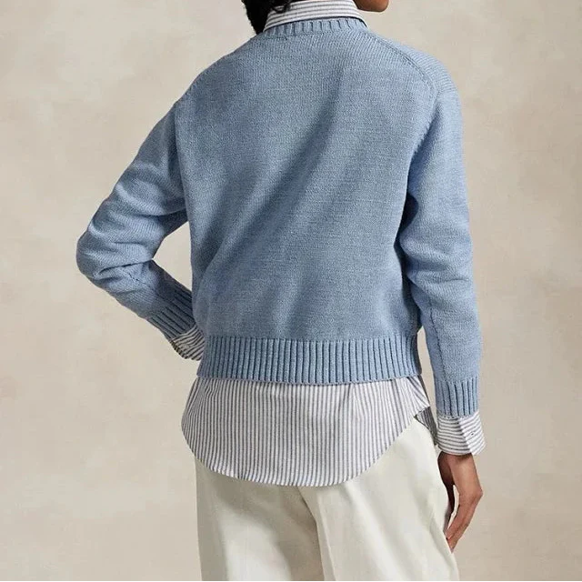 Casual knitted sweater with a bear