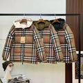 Chaqueta de plumas reversible