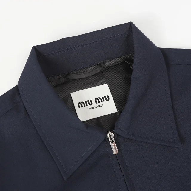 Marineblaue Jacke mit Reißverschluss