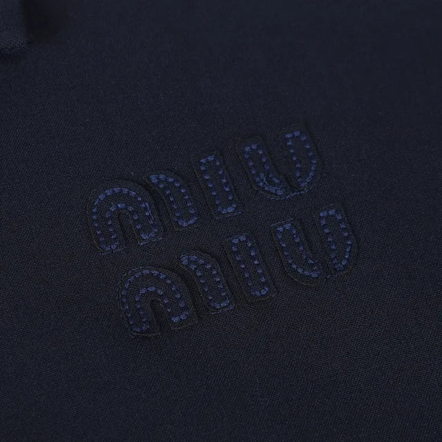 Marineblaue Jacke mit Reißverschluss