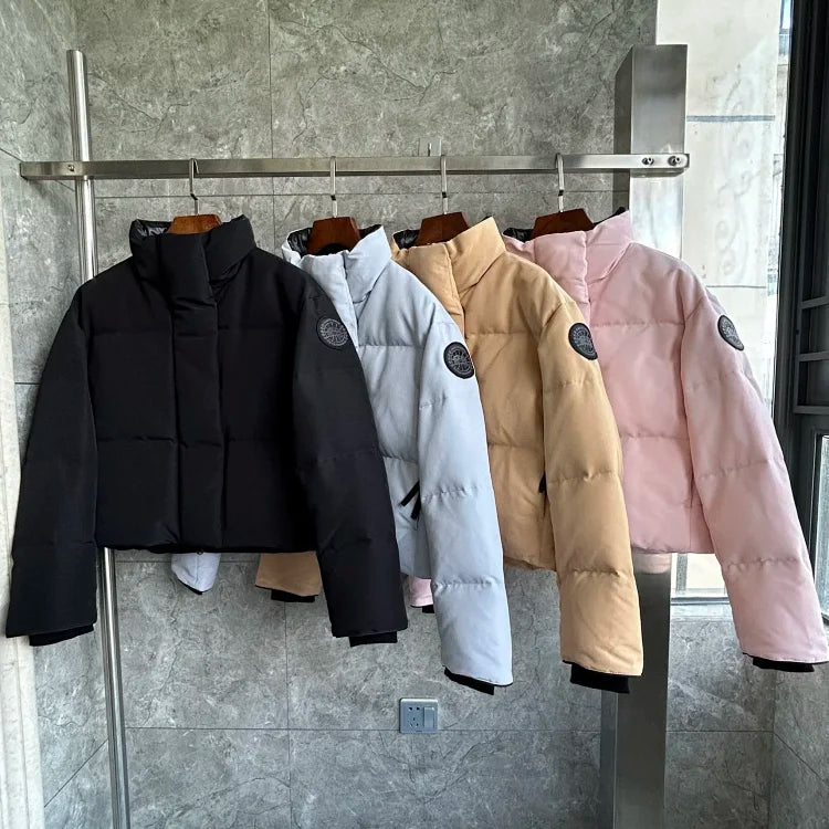 Chaqueta corta de plumas