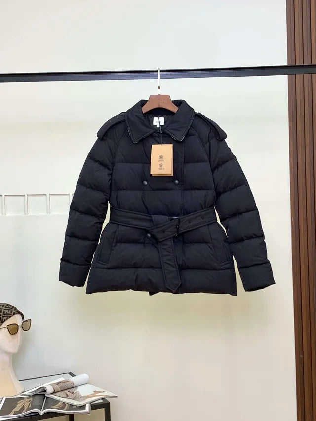 Chaqueta de plumas con cinturón