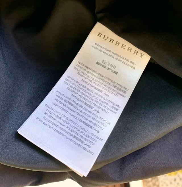Chaqueta de plumas con cinturón