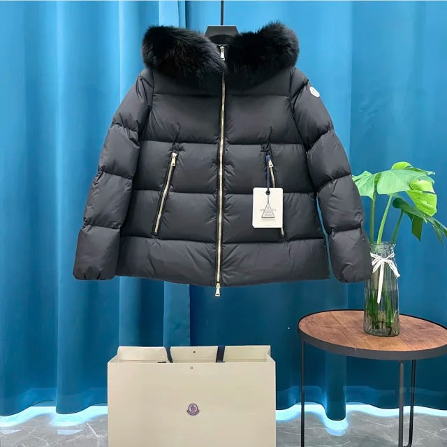 Chaqueta de plumas con cuello de piel