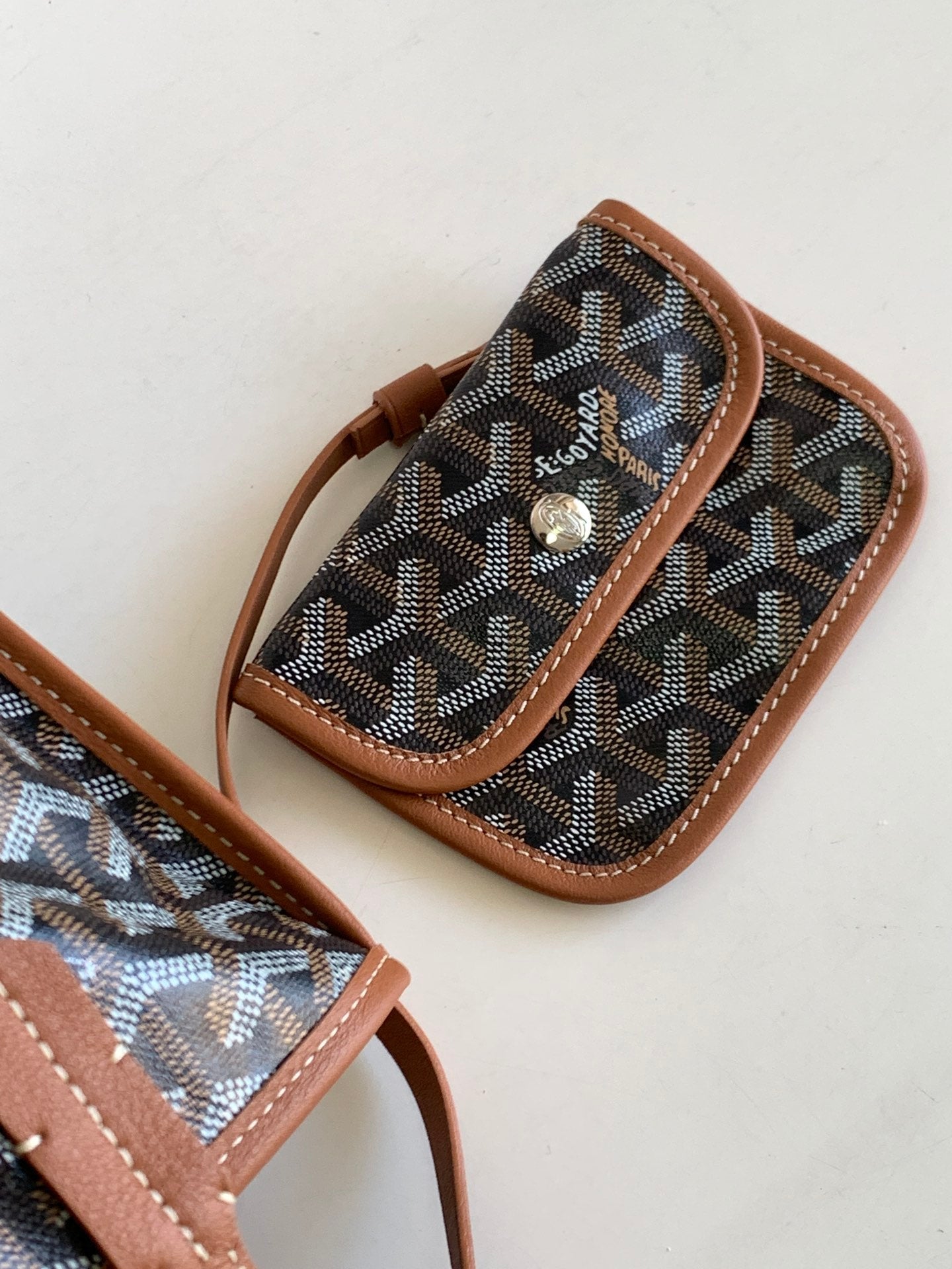 Bolso tote con estampado clásico