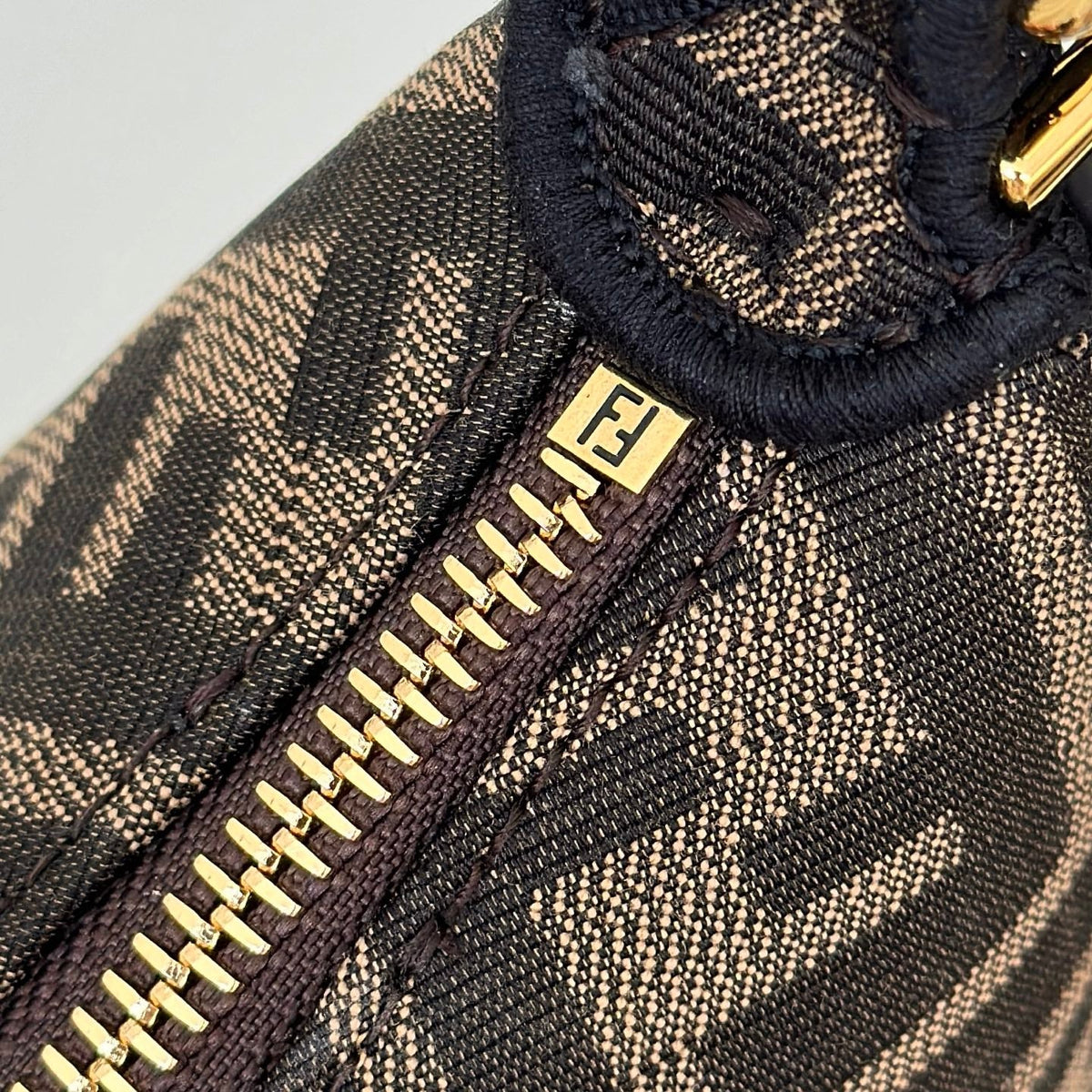 Mini bolso de hombro Crescent