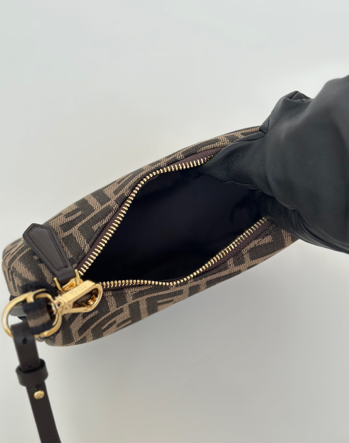 Mini bolso de hombro Crescent