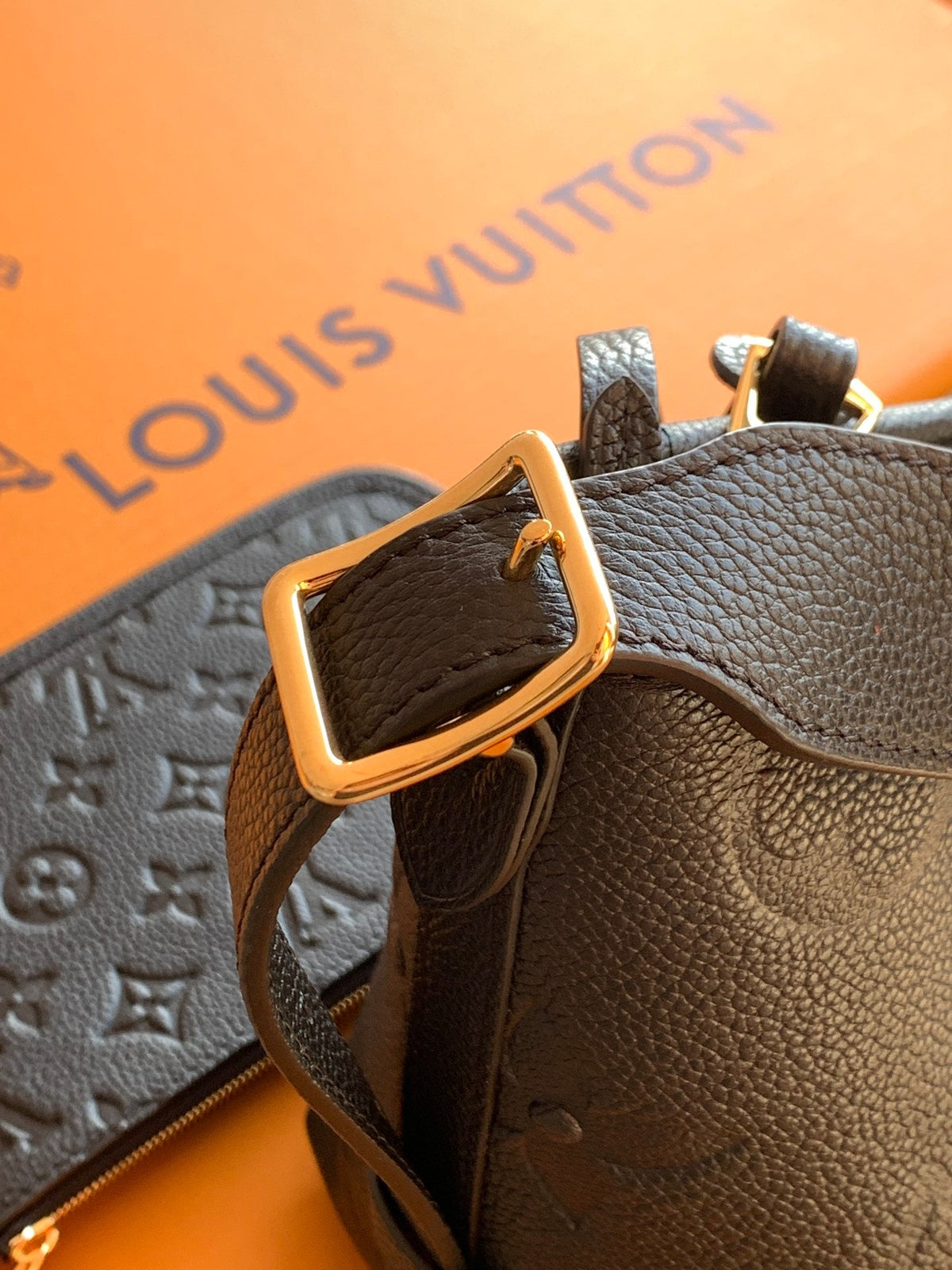 Geprägte Leder-Umhängetasche
