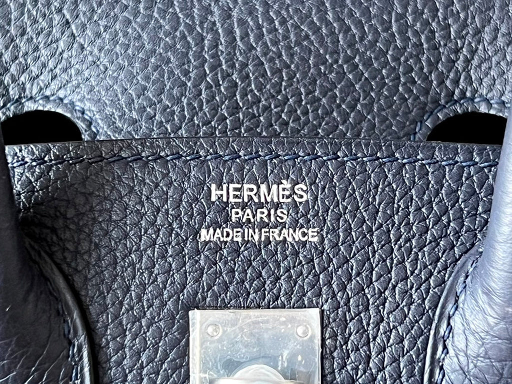 Strukturierte Ledertasche